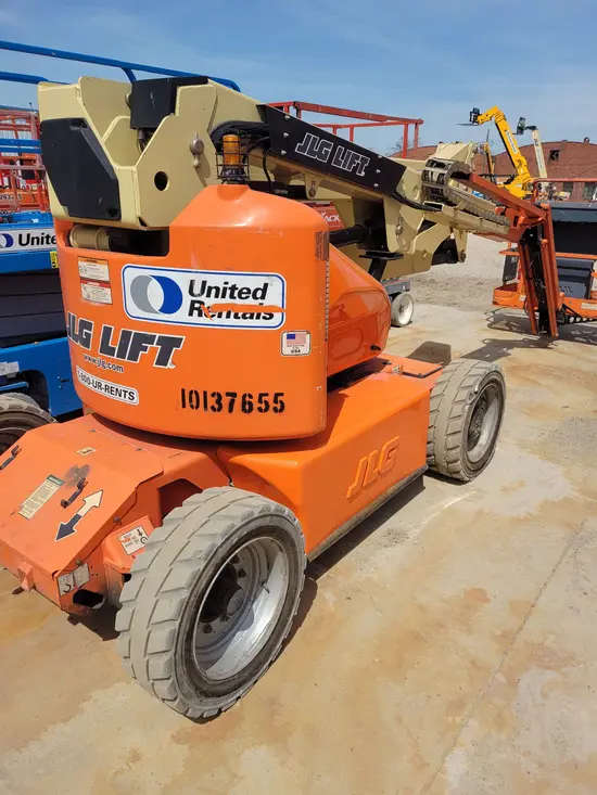 2013 JLG E450AJ Articulating Boom Lift