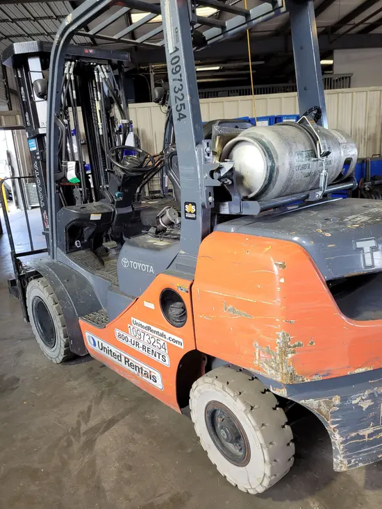 2019 Toyota 8FGU25 Warehouse Forklift