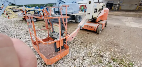 2015 JLG E400AN Articulating Boom Lift