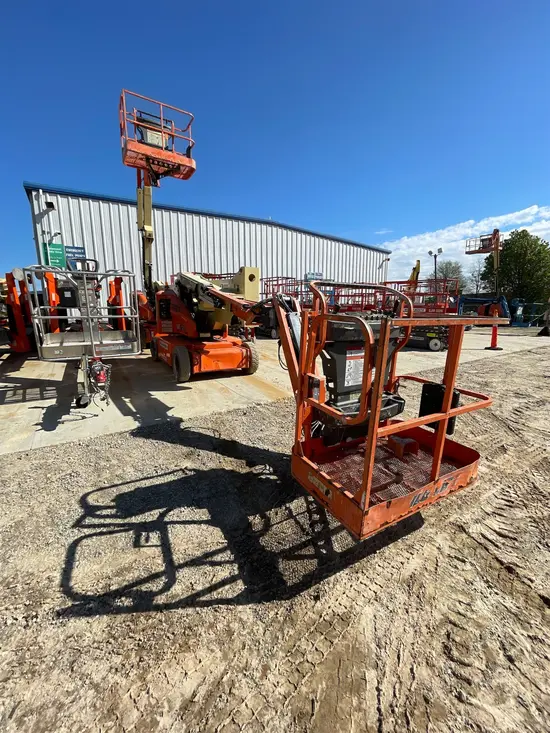 2013 JLG E400AJPN Articulating Boom Lift