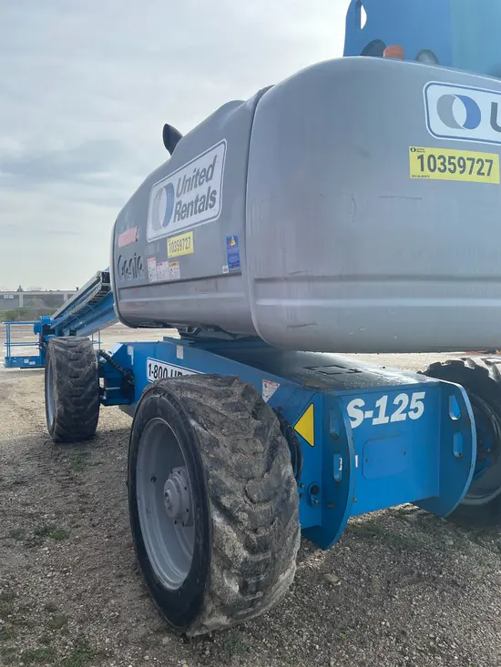 2015 Genie S-125 Boom Lift