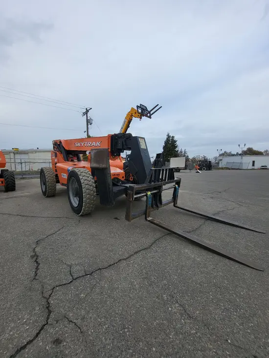 2016 SKYTRAK 10054 Forklift