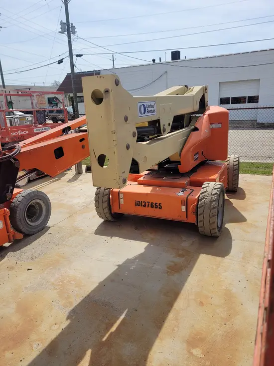 2013 JLG E450AJ Articulating Boom Lift