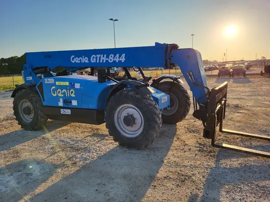 2015 Genie GTH-844D Forklift