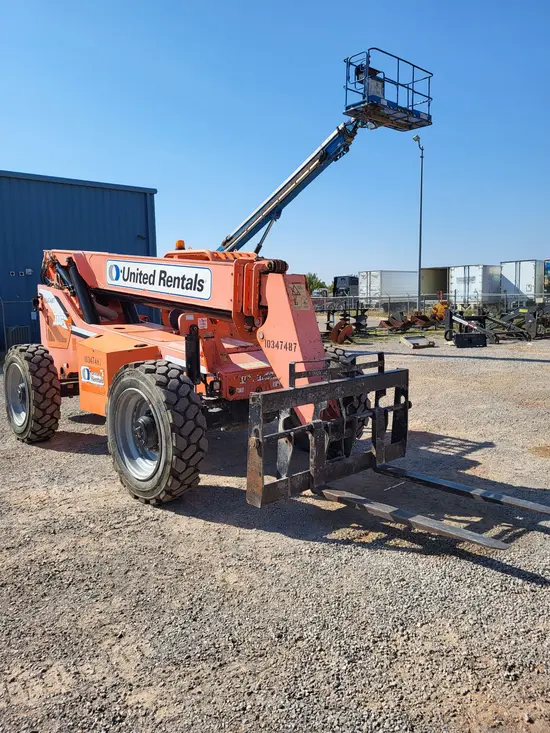 2015 SKYTRAK 8042 Forklift