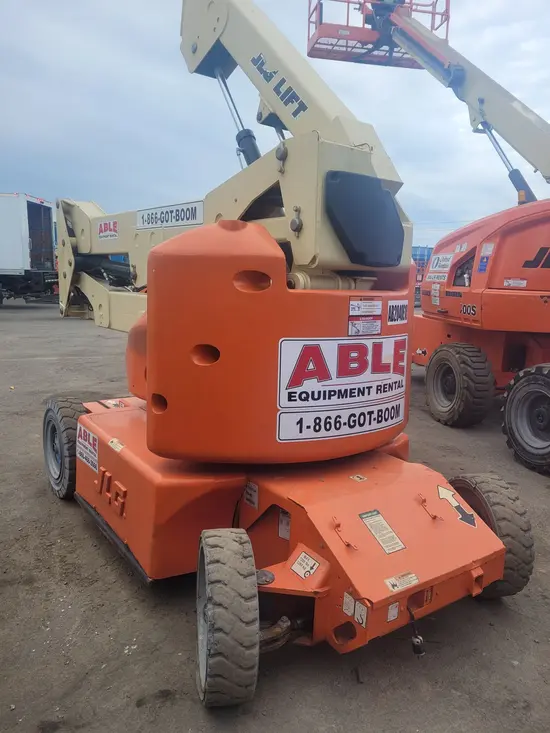 2011 JLG E400AJPN Articulating Boom Lift