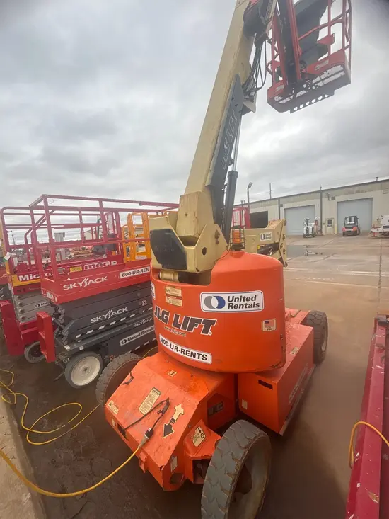 2013 JLG E400AJPN Articulating Boom Lift