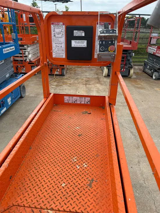 2017 Snorkel S3219E Scissor Lift