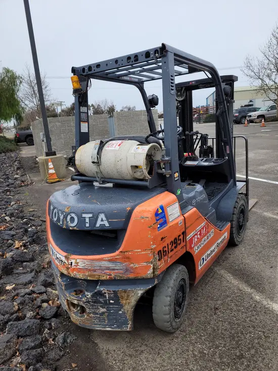 2017 Toyota 8FGU25 Warehouse Forklift