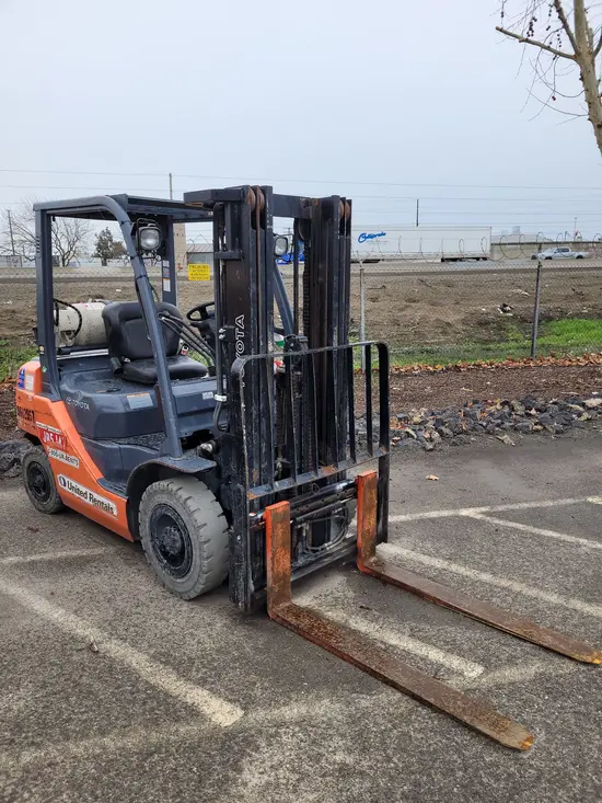 2017 Toyota 8FGU25 Warehouse Forklift
