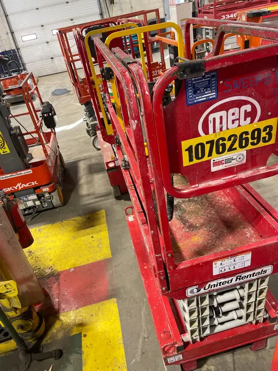 2018 MEC MICRO 19 Scissor Lift