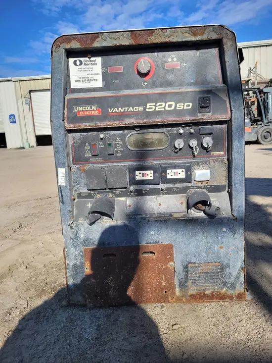 2016 Lincoln Electric VANTAGE 520 Welder