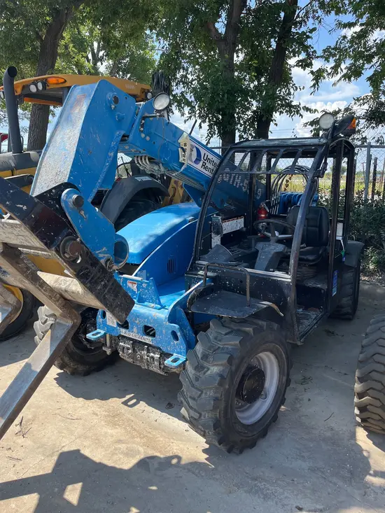 2017 Genie GTH-5519 Forklift