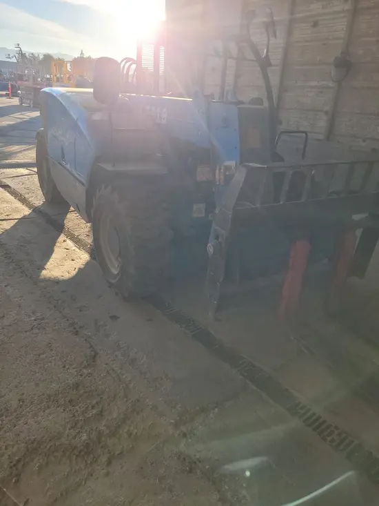 2017 Genie GTH-5519 Forklift