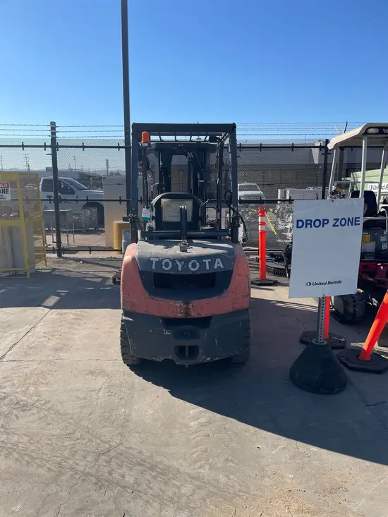 2014 Toyota 8FGU30 Warehouse Forklift