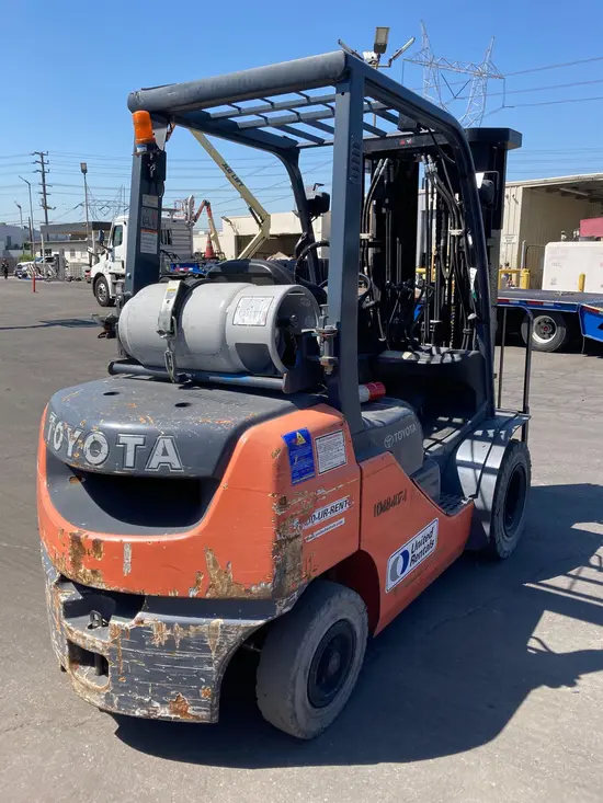 2016 Toyota 8FGU25 Warehouse Forklift