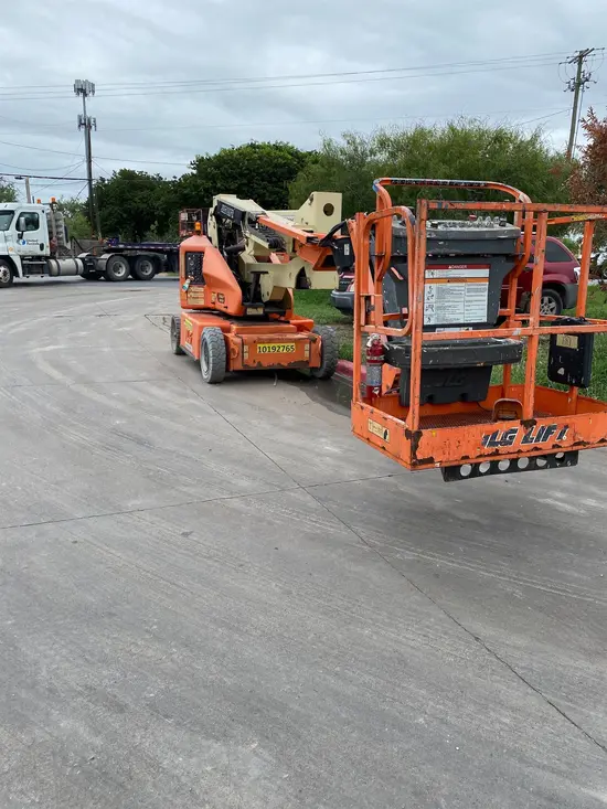 2013 JLG E400AJPN Articulating Boom Lift