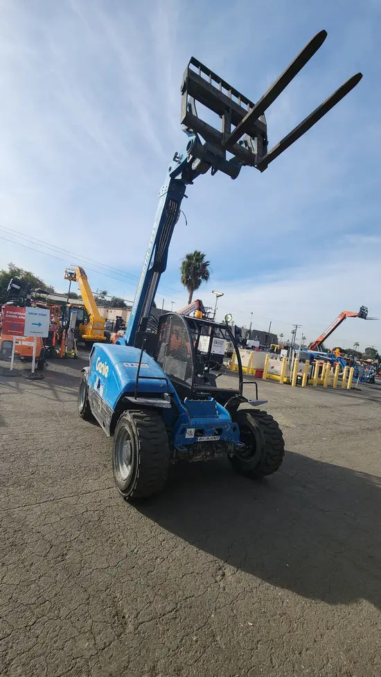 2017 Genie GTH-5519 Forklift
