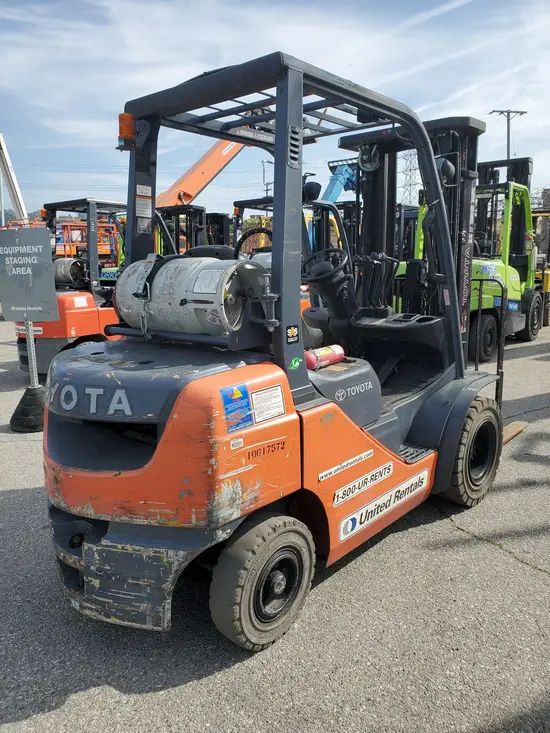 2017 Toyota 8FGU25 Warehouse Forklift
