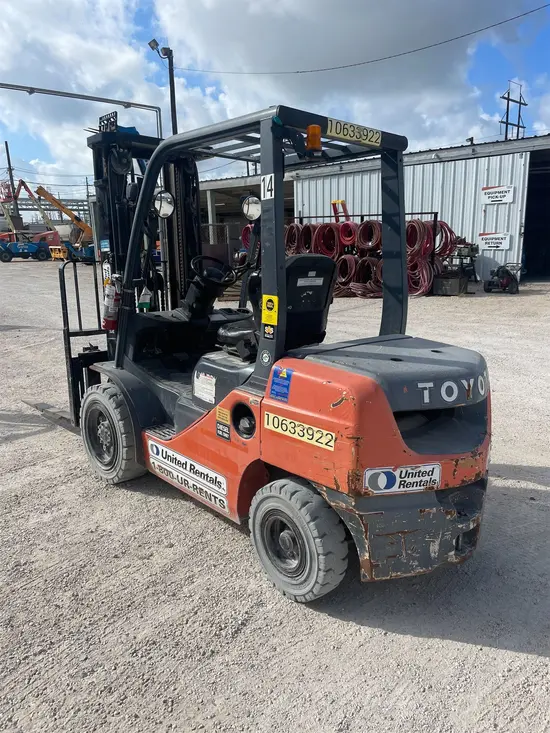 2017 Toyota 8FDU30 Warehouse Forklift