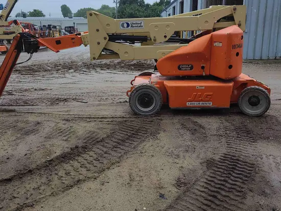 2013 JLG E400AJPN Articulating Boom Lift