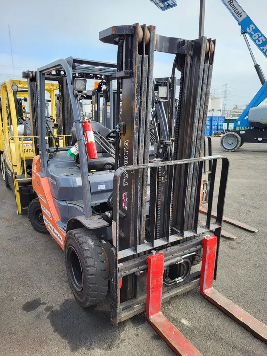 2018 Toyota 8FGU25 Warehouse Forklift