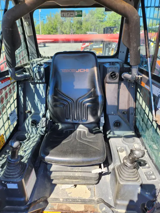 2017 Takeuchi TL10V2-CR Track Loader