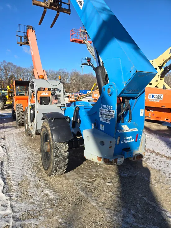 2013 Genie GTH-844 Forklift