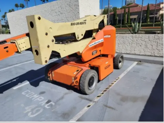 2016 JLG E400AJPN Articulating Boom Lift