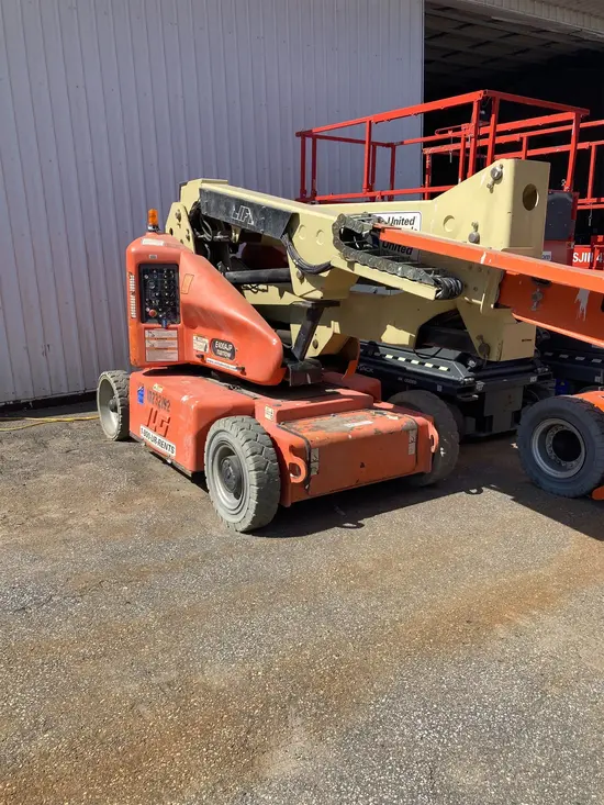 2014 JLG E400AJPN Articulating Boom Lift