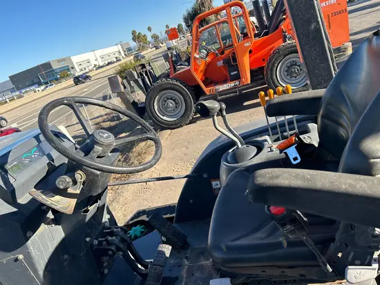 2019 John Deere 210L EP Wheel Loader