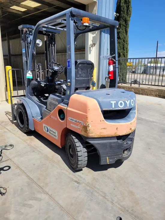 2016 Toyota 8FDU25 Warehouse Forklift