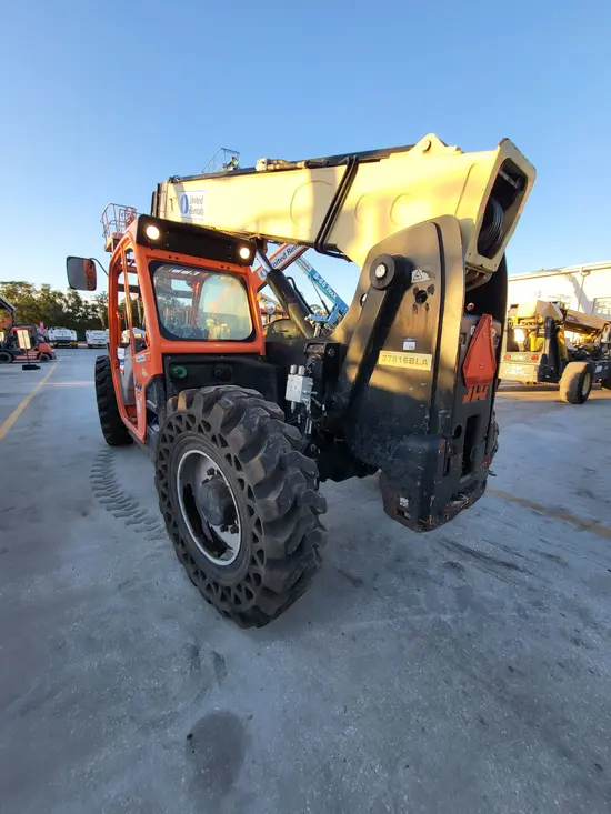 2016 JLG 642 Forklift