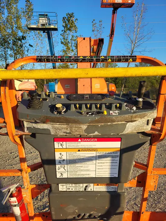 2013 JLG 800A Articulating Boom Lift