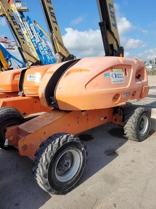 2014 JLG 400S Boom Lift