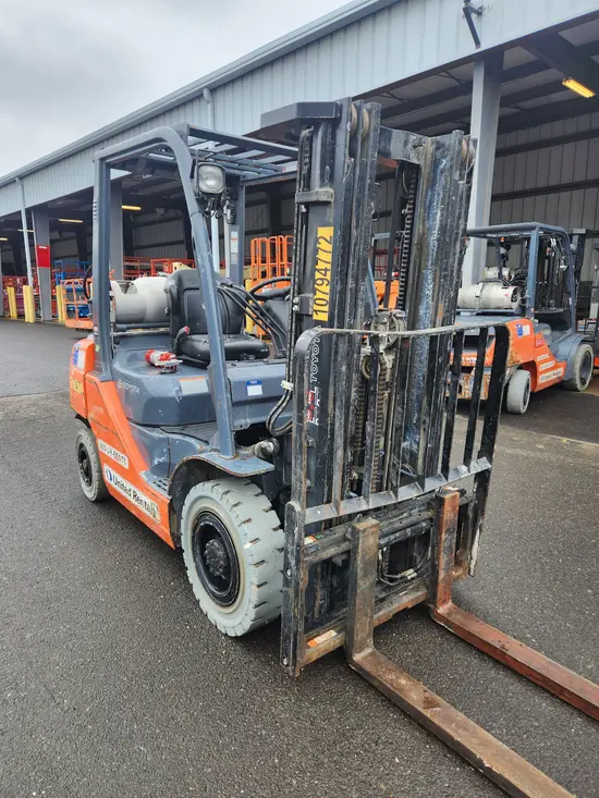 2018 Toyota 8FGU25 Warehouse Forklift
