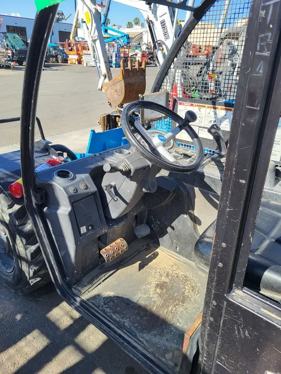 2017 Genie GTH-5519 Forklift