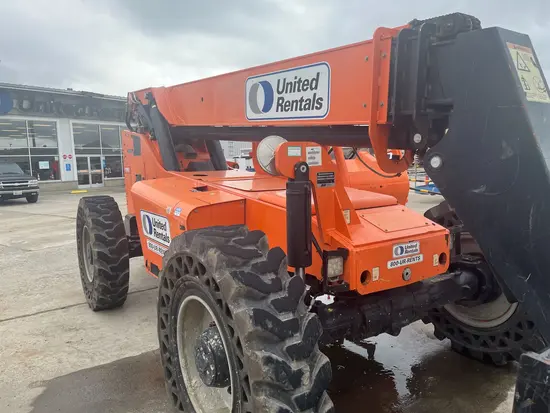 2015 SKYTRAK 8042 Forklift