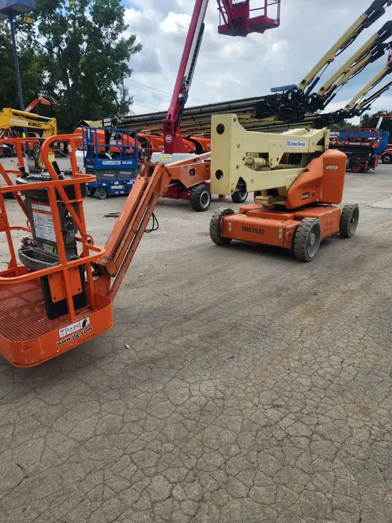 2013 JLG E450AJ Articulating Boom Lift