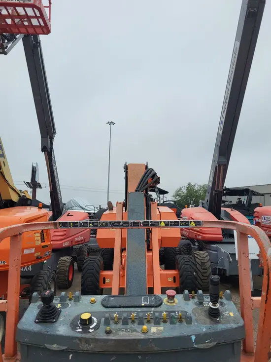 2016 JLG 800AJ Articulating Boom Lift