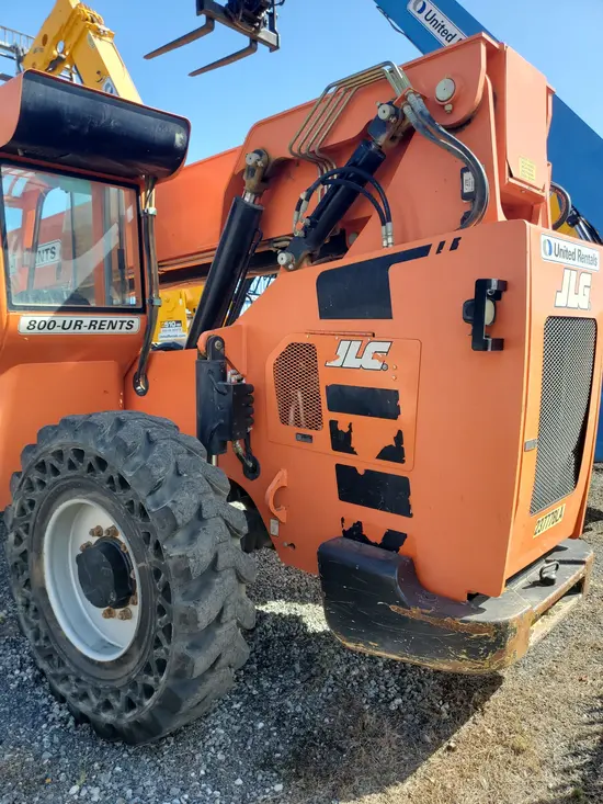 2015 SKYTRAK 6042 Forklift