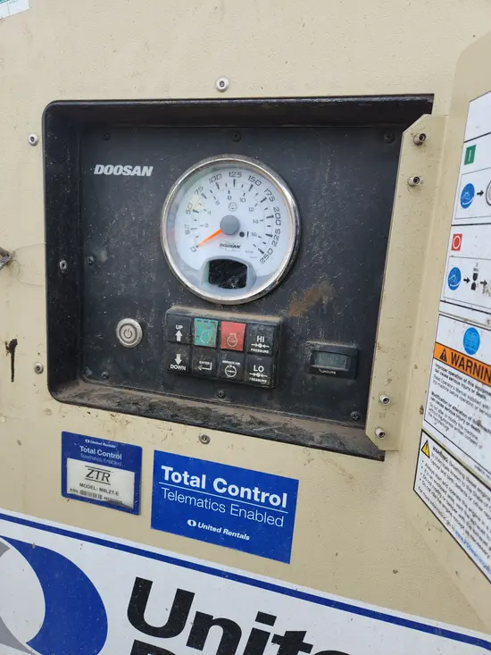 2021 Doosan P425/HP375WCU Air Compressor