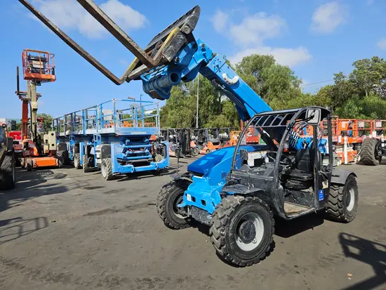 2017 Genie GTH-5519 Forklift