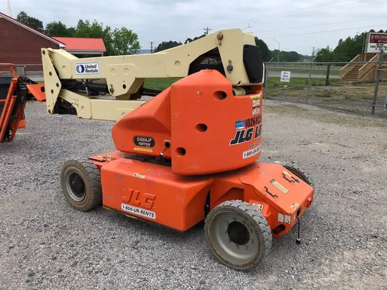 2014 JLG E400AJPN Articulating Boom Lift