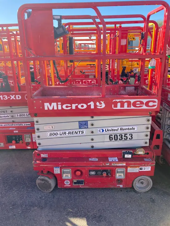 2018 MEC MICRO 19 Scissor Lift