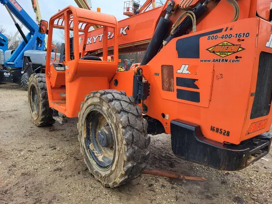 2016 SKYTRAK 10042 Forklift