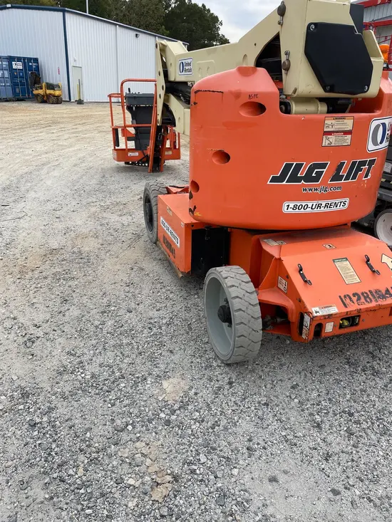 2014 JLG E400AJPN Articulating Boom Lift