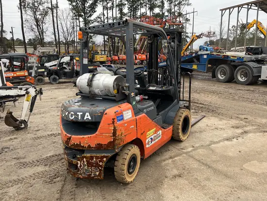 2017 Toyota 8FGU25 Warehouse Forklift