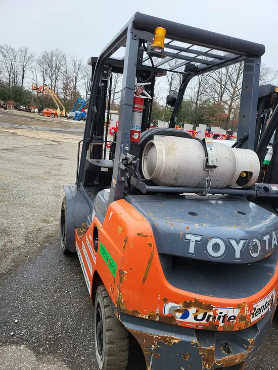 2018 Toyota 8FGU25 Warehouse Forklift
