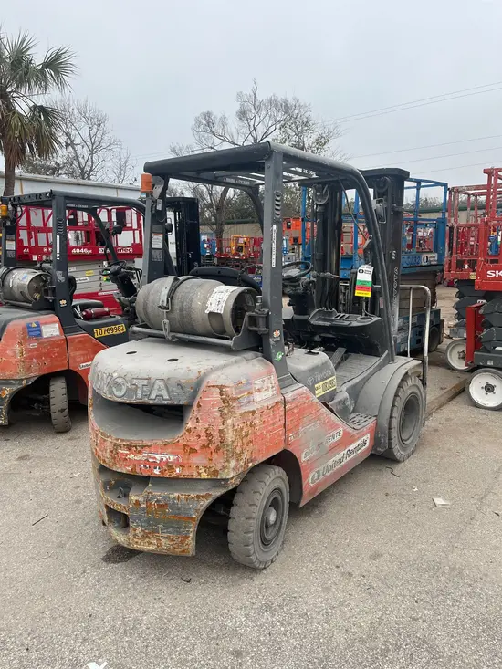 2018 Toyota 8FGU25 Warehouse Forklift
